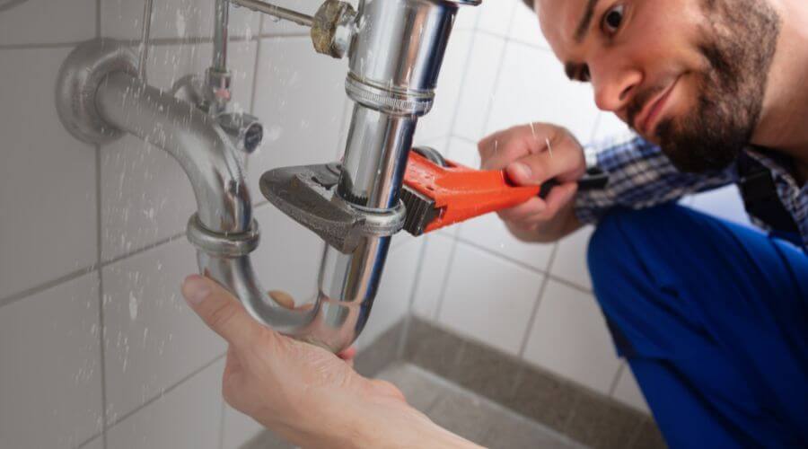 Expert burst pipe repair services in Wingett Run, OH